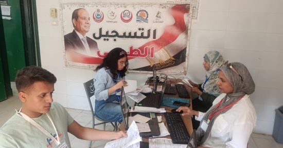 الكشف على 732 مواطنا في قافلة طبية بقرية كرم عمران بقنا