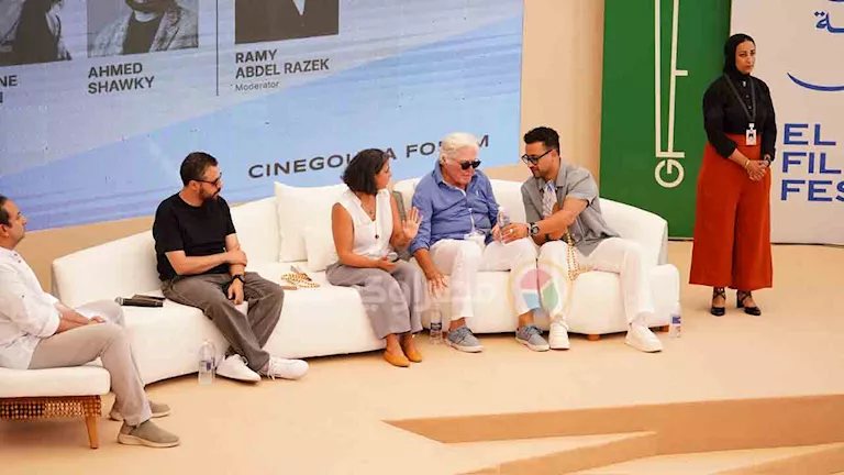 حسين فهمي: أحمد زكي كان عايز يقتل محمد خان بالمسدس بكواليس فيلم موعد على العشاء